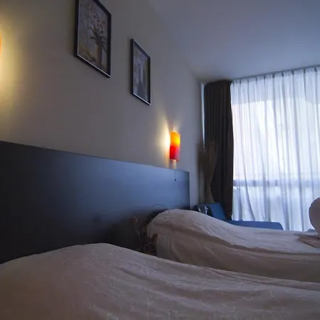 Tropics Отель 3*