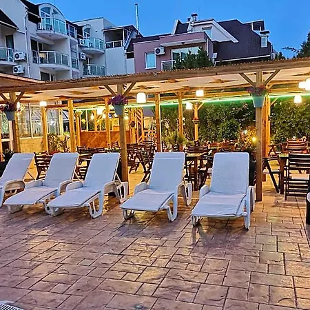 Tropics Hotel